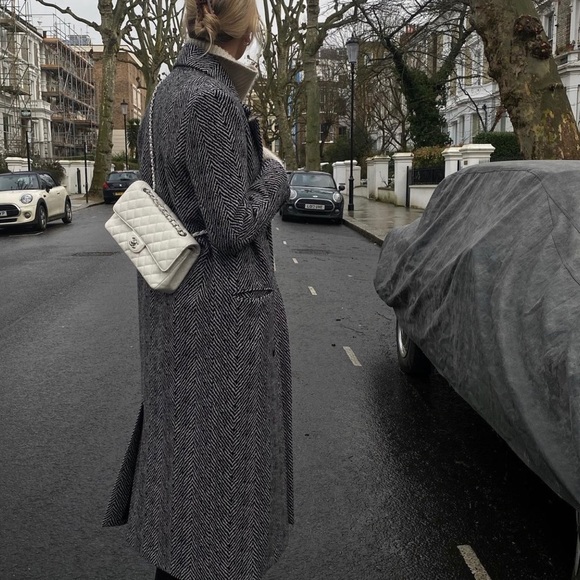 1️⃣3️⃣5️⃣0️⃣0️⃣ CHANEL Classic White Caviar Medium Bag - Picture 5 of 16